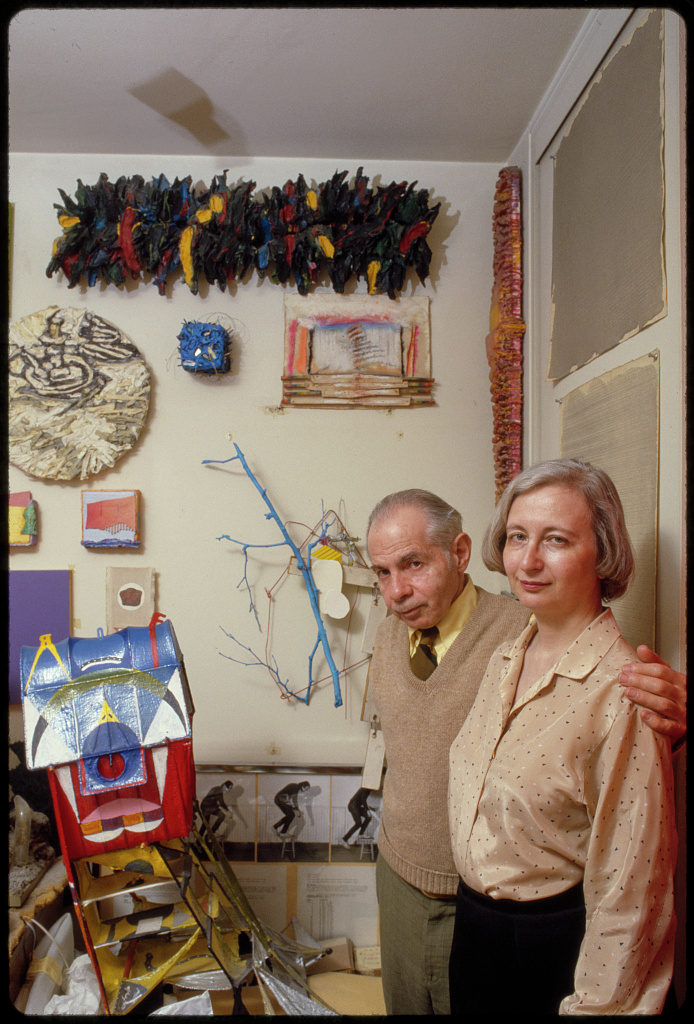 Die New Yorker Kunstsammler Herbert und Dorothy Vogel mit ein paar ihrer Sammlerobjekte