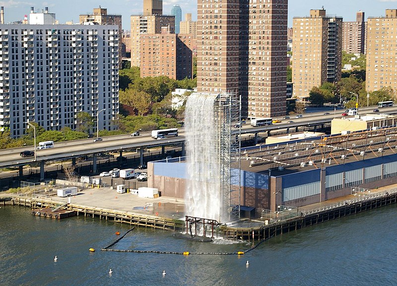 Eliasson´s New York Waterfalls am Pier 35 (2008)