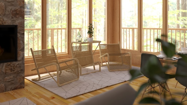 Rattan-Lounge vor lichtdurchfluteten Fenstern