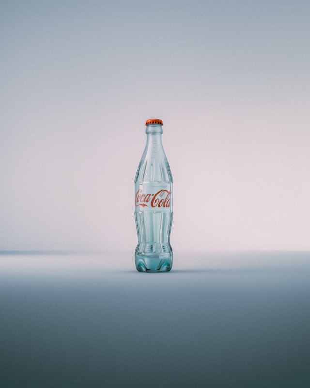 Minimalismus in der Produktfotografie - hier am Beispiel einer Flasche von Coca Cola