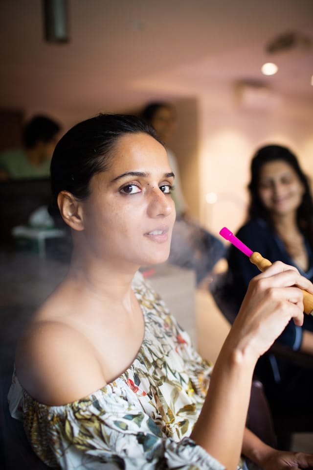 Frauen in einer Shisha-Lounge