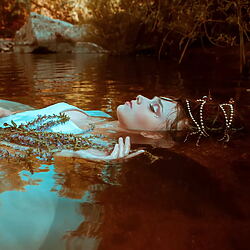 Kunstfotografie "Pearls on the river" (2020) von Viet Ha Tran