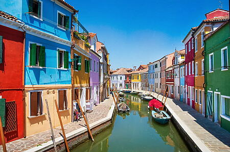 Malerische Fotografie "Colors of Burano IV" (2021) von Viet Ha Tran